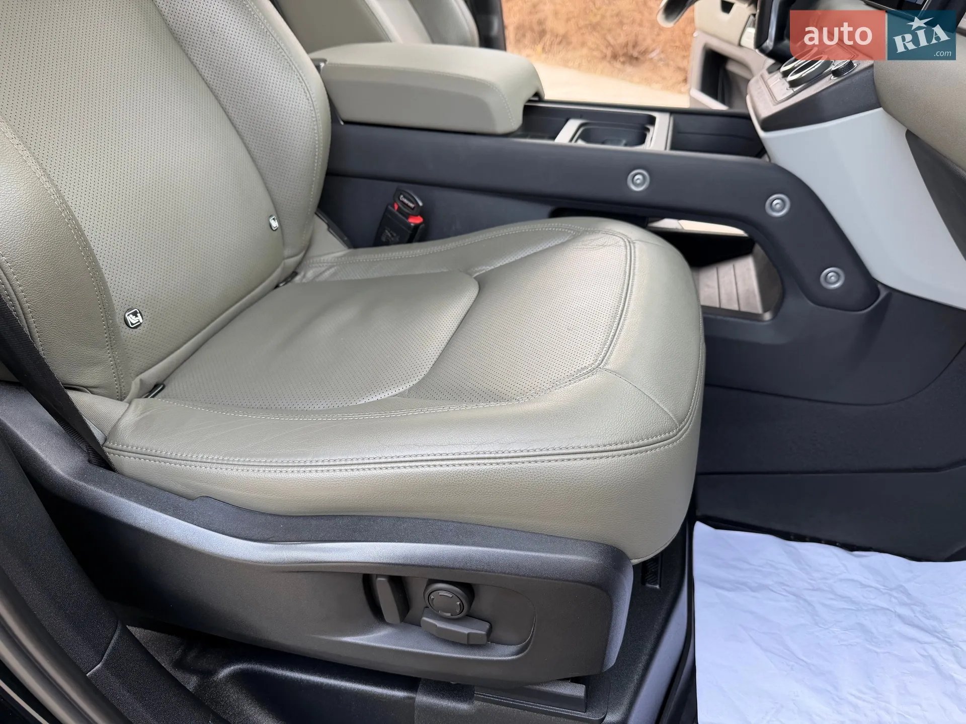 2022 Land Rover Defender - мініатюра 104