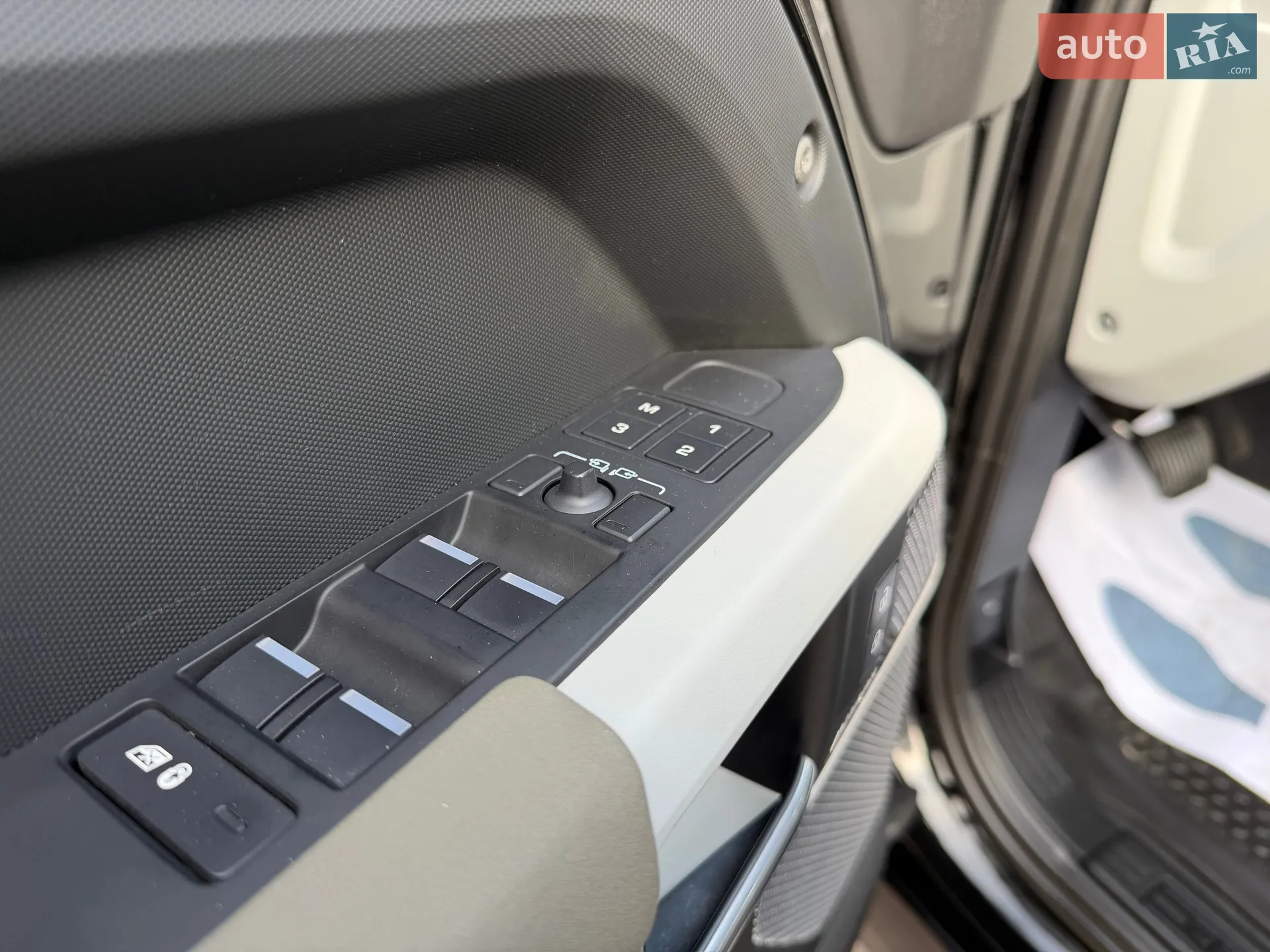 2022 Land Rover Defender - мініатюра 119