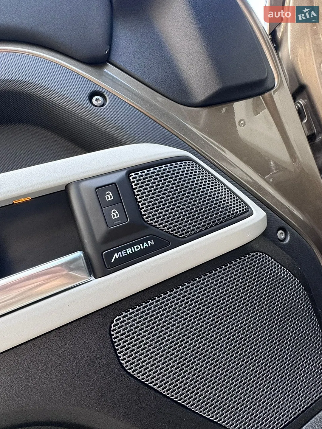 2023 Land Rover Defender - мініатюра 33