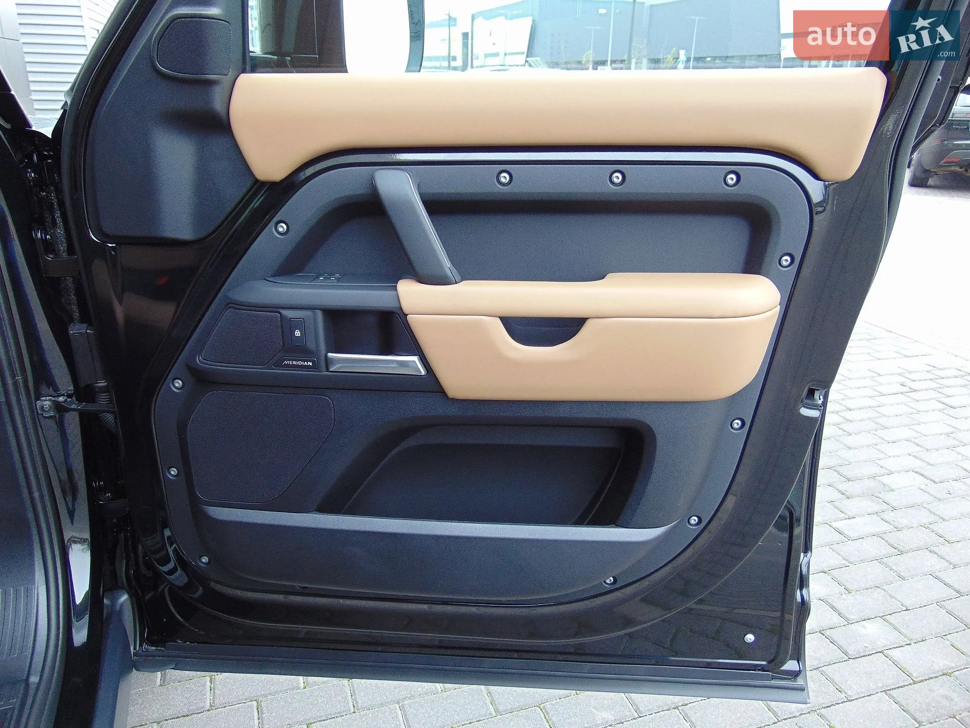 2025 Land Rover Defender - мініатюра 15