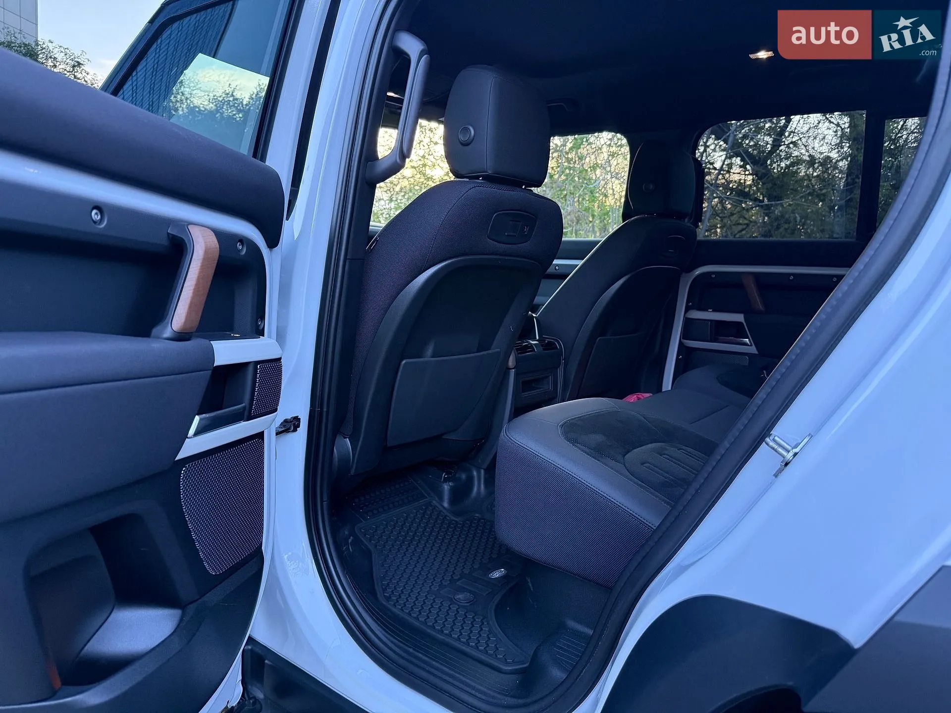 2021 Land Rover Defender - мініатюра 34