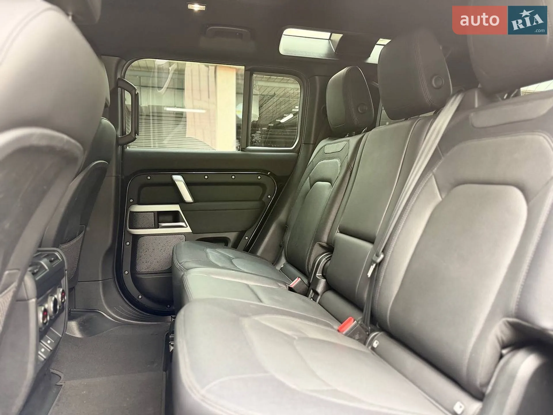 2023 Land Rover Defender - мініатюра 13