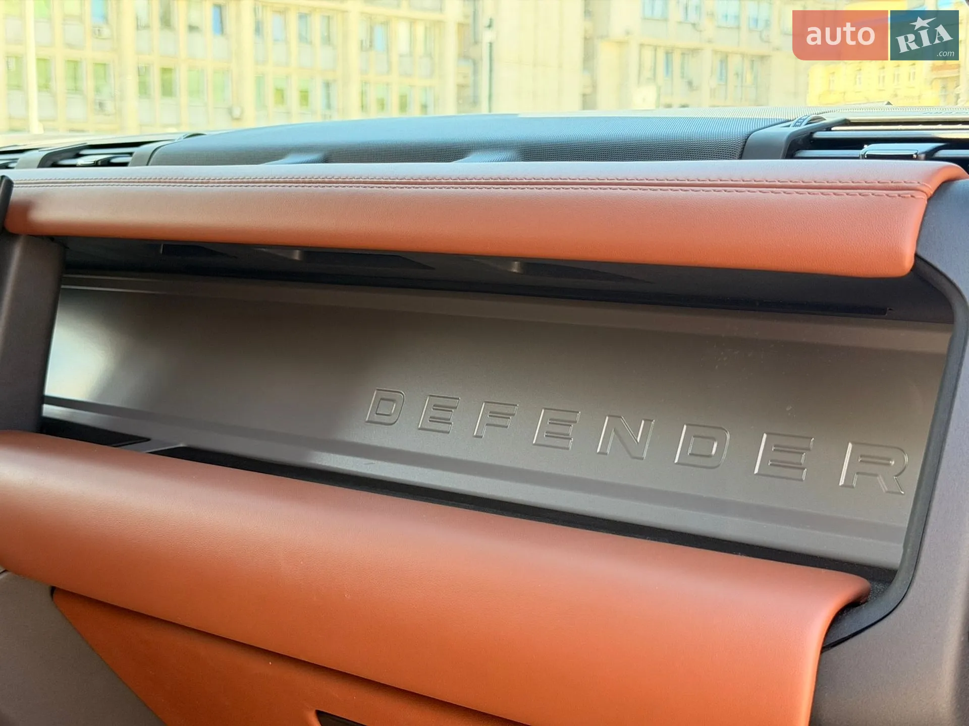 2025 Land Rover Defender - мініатюра 32