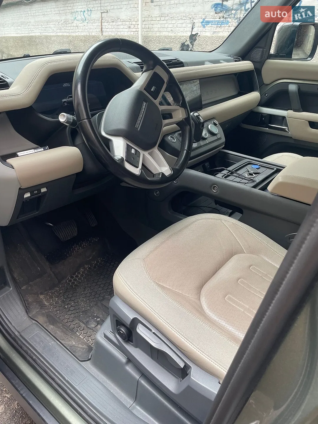 Land Rover Defender 2020