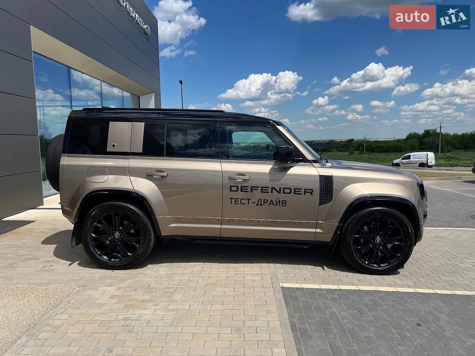 2025 Land Rover Defender - мініатюра 8