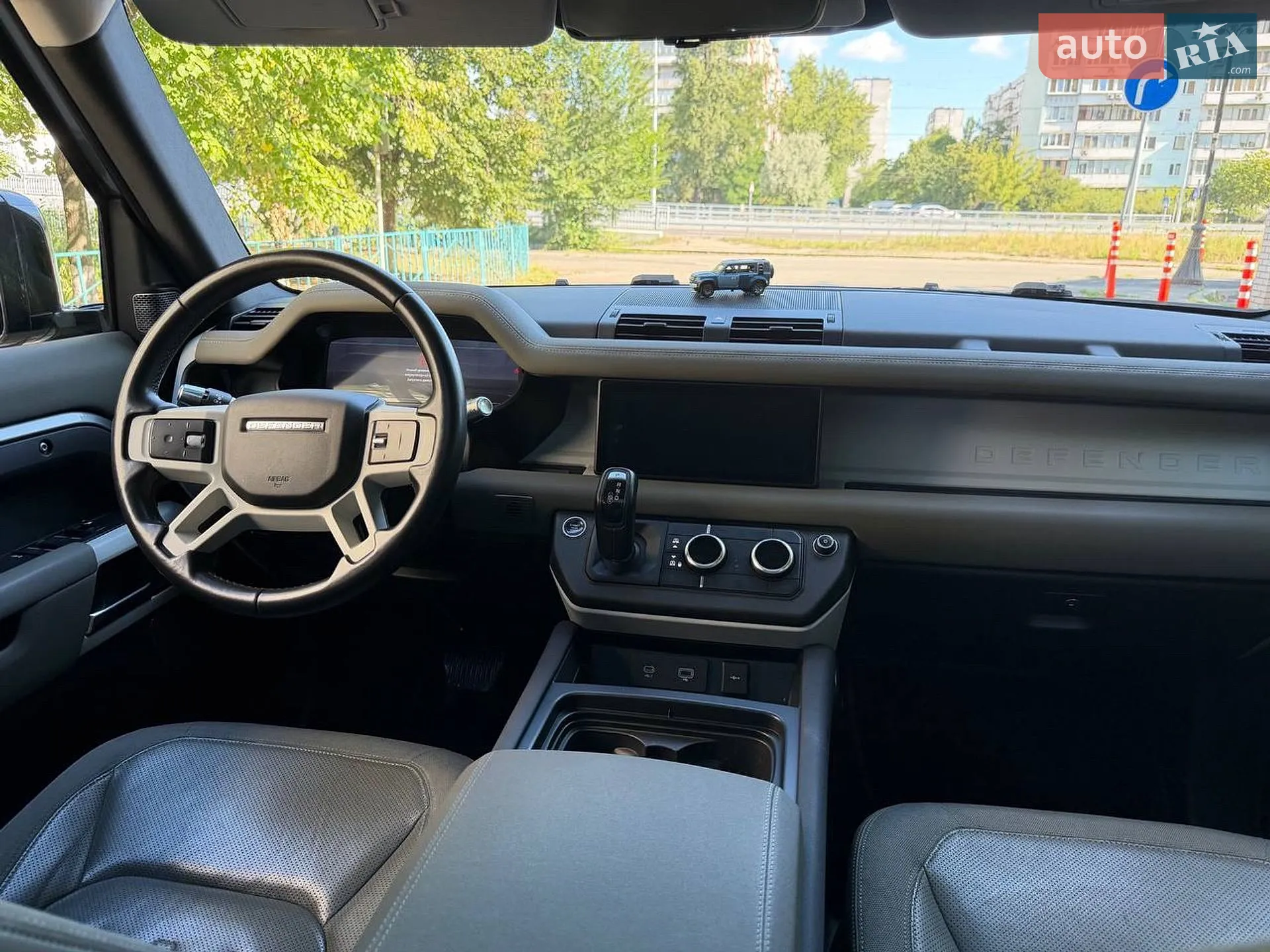 2020 Land Rover Defender - мініатюра 18