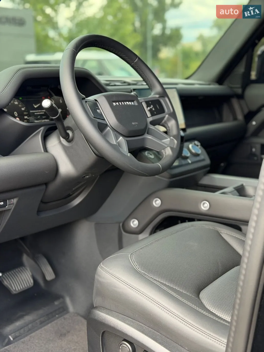 2025 Land Rover Defender - мініатюра 15