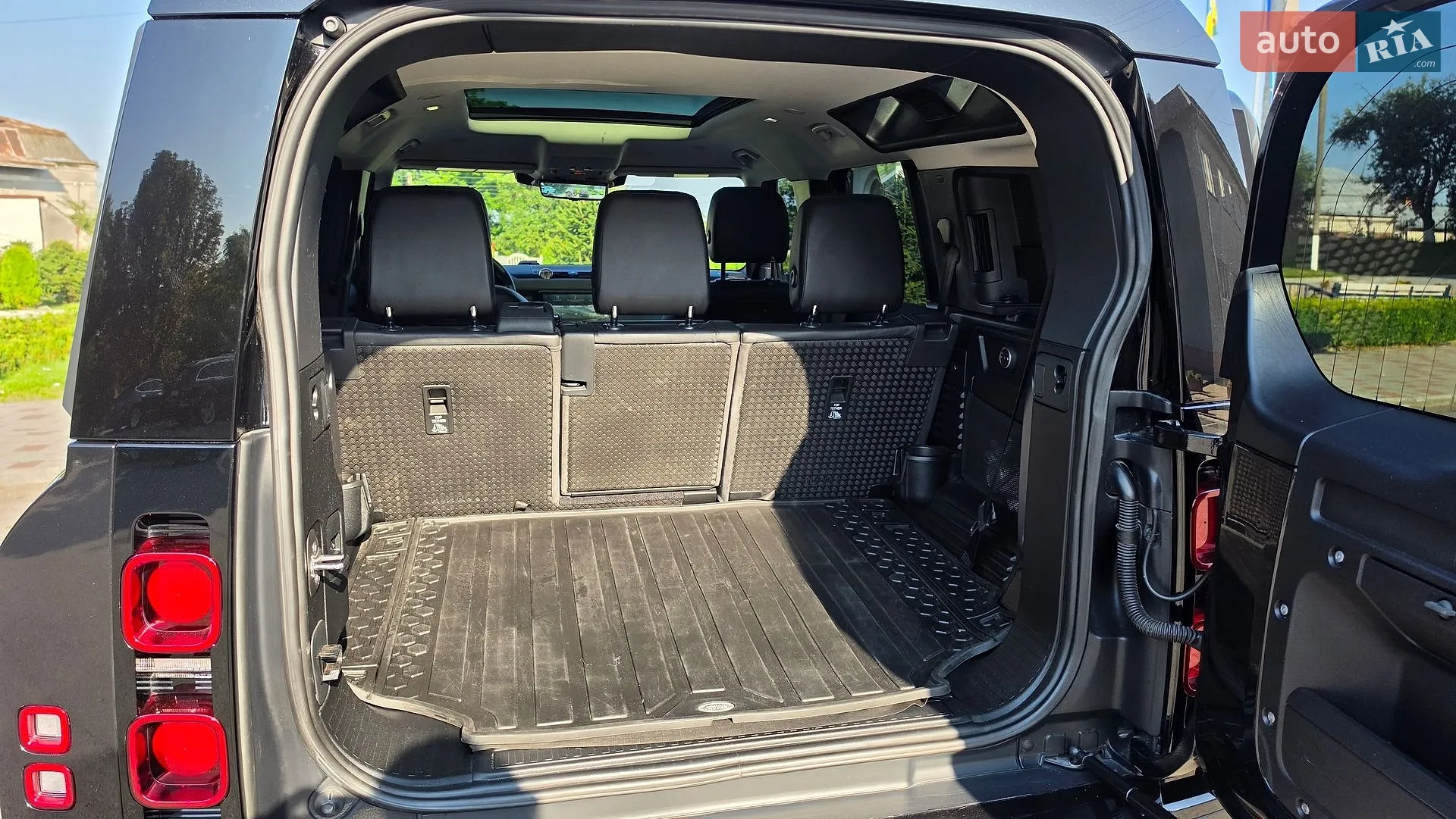 2020 Land Rover Defender - мініатюра 18