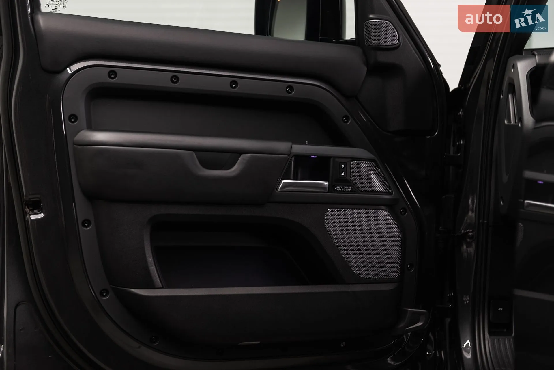 2022 Land Rover Defender - мініатюра 25