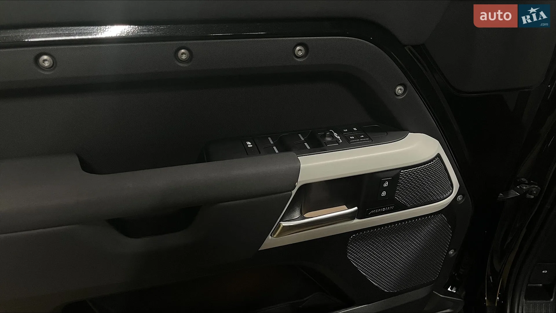 2022 Land Rover Defender - мініатюра 15