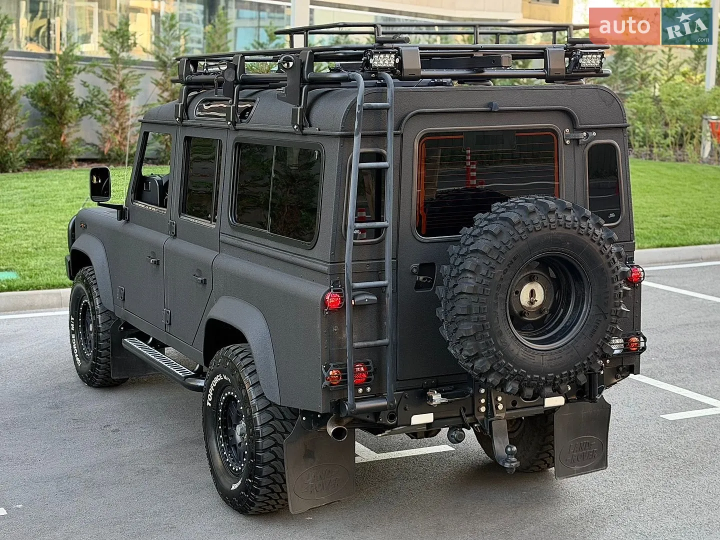 2014 Land Rover Defender - мініатюра 24