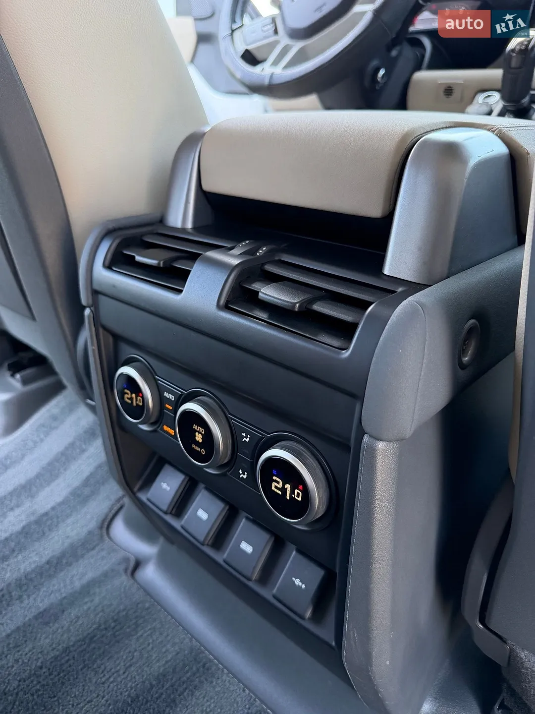 2020 Land Rover Defender - мініатюра 31