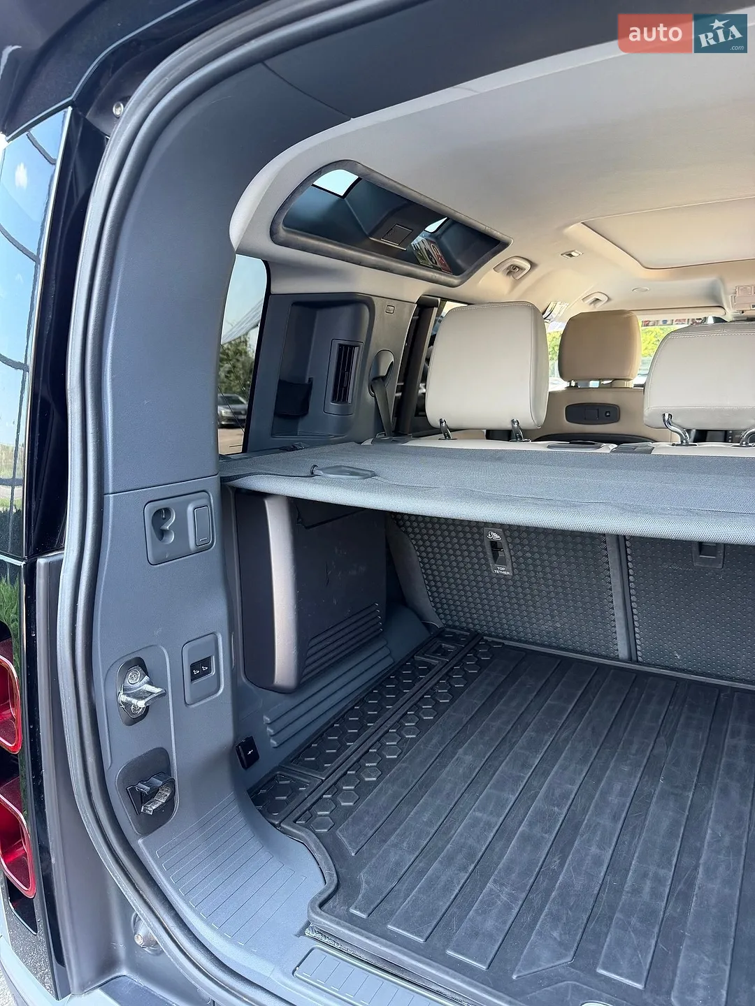 2020 Land Rover Defender - мініатюра 45
