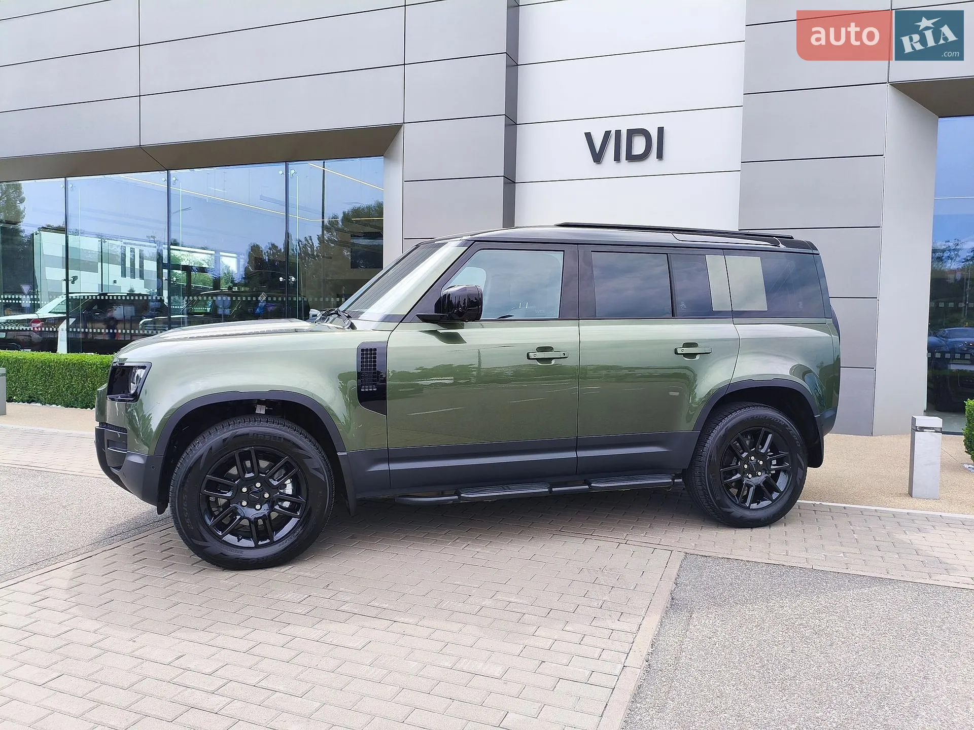 2026 Land Rover Defender - мініатюра 8