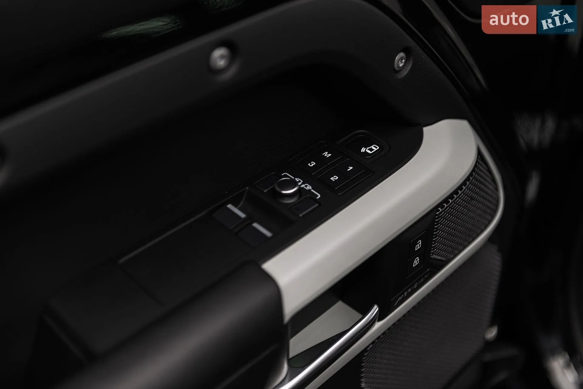 2022 Land Rover Defender - мініатюра 26