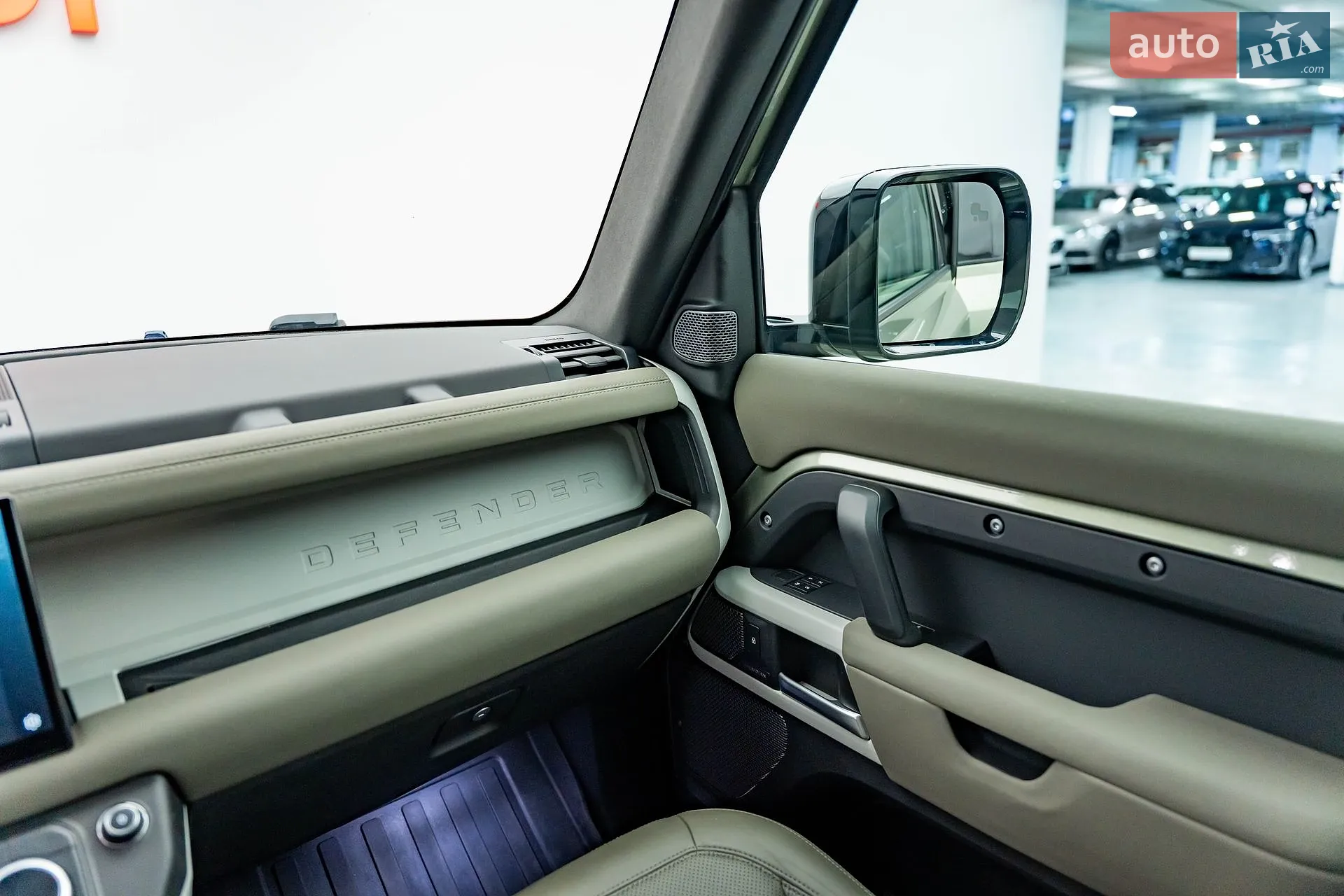 2021 Land Rover Defender - мініатюра 16