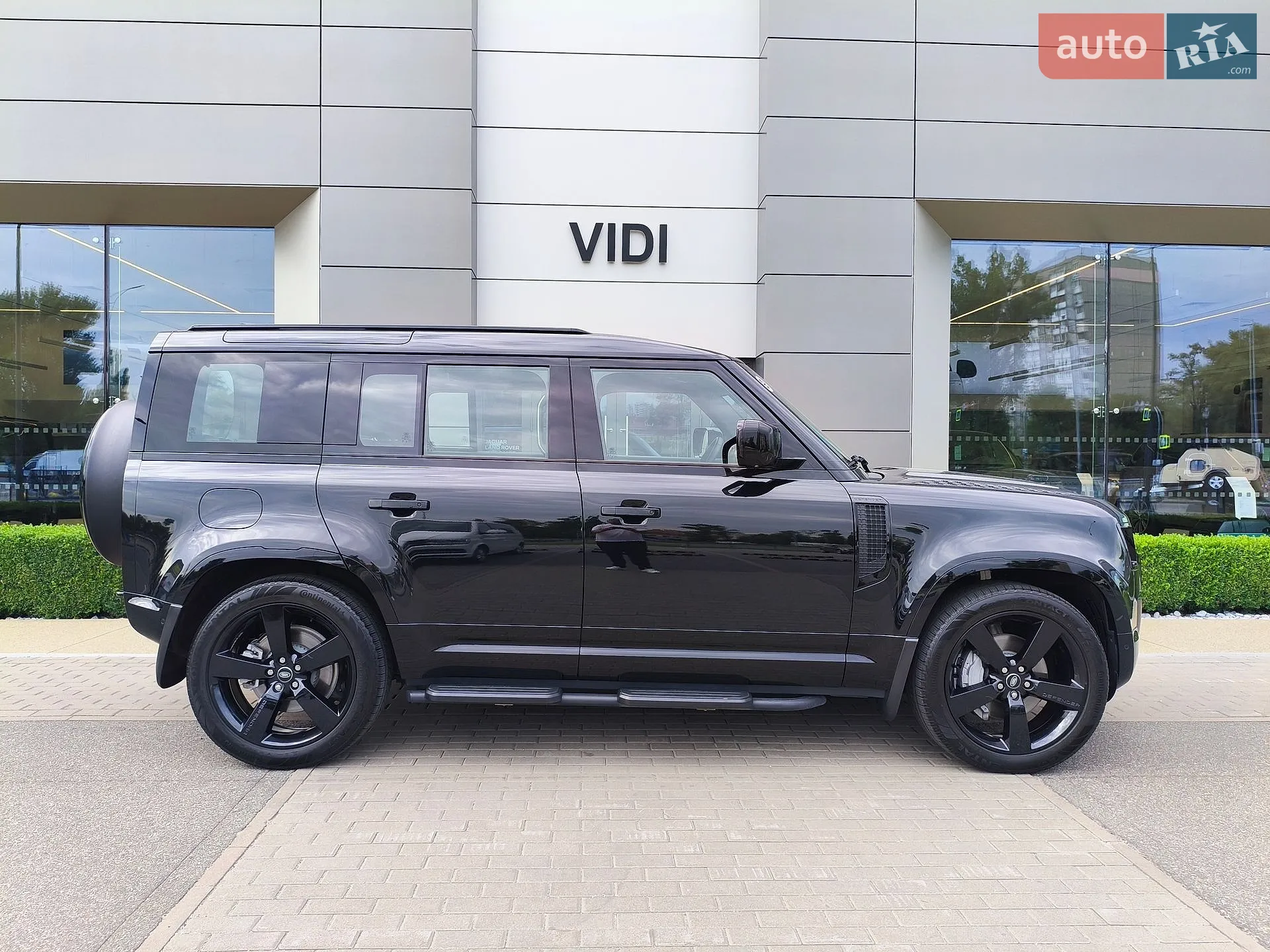 2025 Land Rover Defender - мініатюра 17