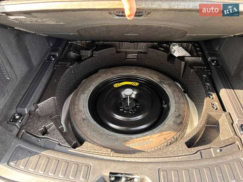 Внедорожник / Кроссовер Land Rover Discovery Sport 2017 в Львове