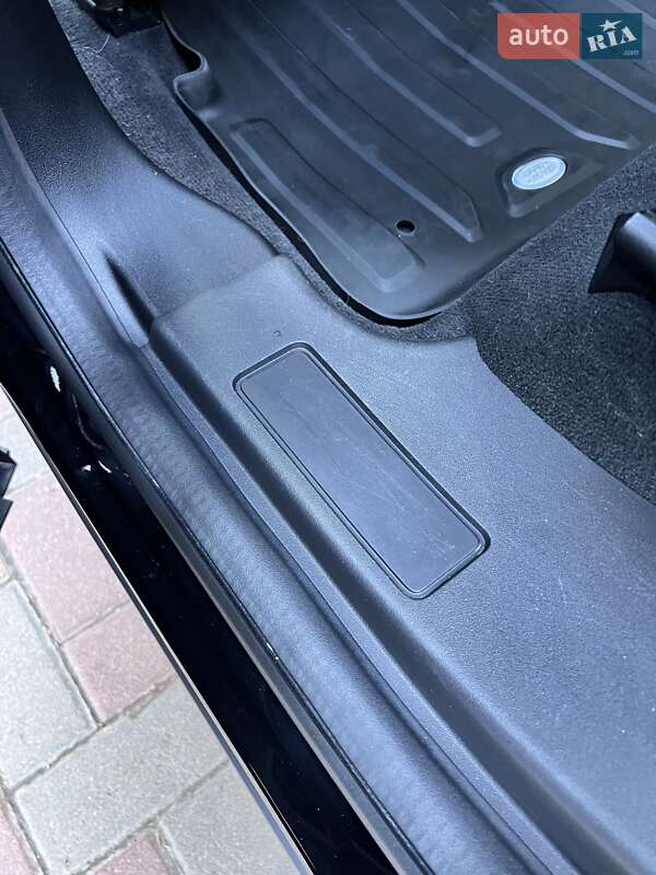 Внедорожник / Кроссовер Land Rover Discovery Sport 2019 в Киеве