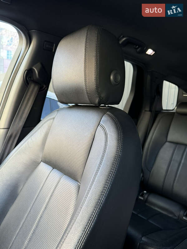 Внедорожник / Кроссовер Land Rover Discovery Sport 2015 в Киеве