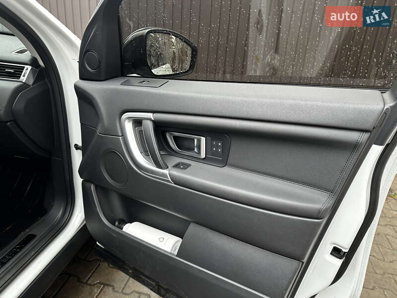 Внедорожник / Кроссовер Land Rover Discovery Sport 2016 в Киеве
