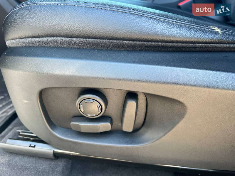 Внедорожник / Кроссовер Land Rover Discovery Sport 2016 в Тернополе