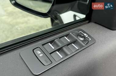 Внедорожник / Кроссовер Land Rover Discovery Sport 2021 в 