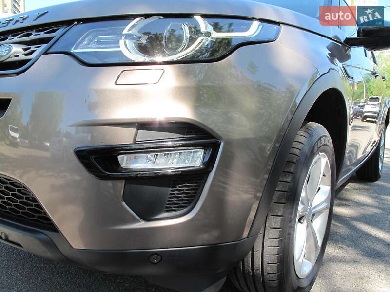 Внедорожник / Кроссовер Land Rover Discovery Sport 2016 в Киеве