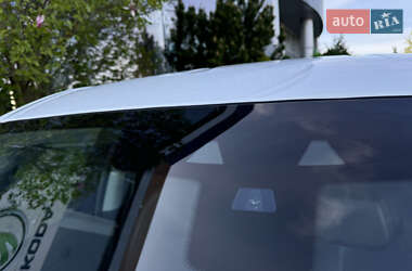 Внедорожник / Кроссовер Land Rover Discovery Sport 2016 в 