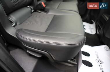 Позашляховик / Кросовер Land Rover Discovery Sport 2020 в 