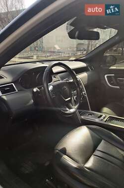 Позашляховик / Кросовер Land Rover Discovery Sport 2017 в 