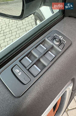 Внедорожник / Кроссовер Land Rover Discovery Sport 2015 в 