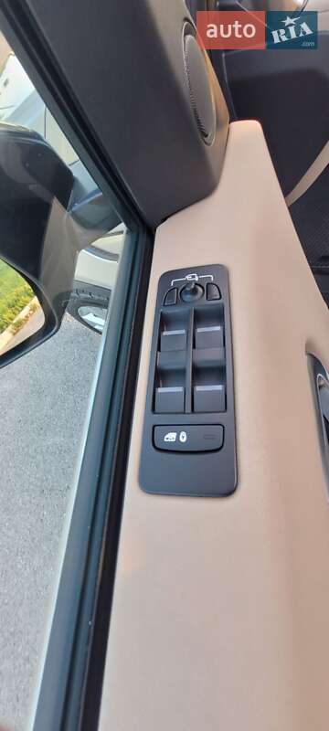 Внедорожник / Кроссовер Land Rover Discovery Sport 2017 в Виннице фото 23 Внедорожник / Кроссовер Land Rover Discovery Sport 2017 в Виннице
