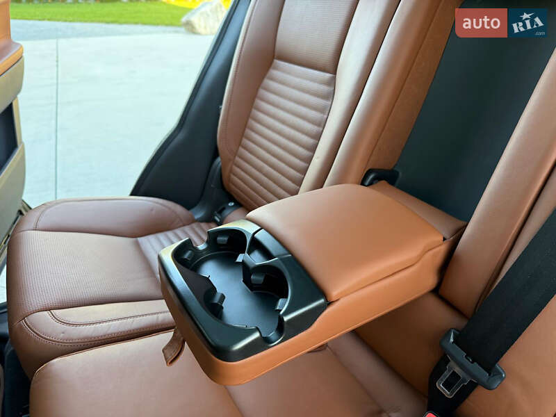 Внедорожник / Кроссовер Land Rover Discovery Sport 2015 в Луцке