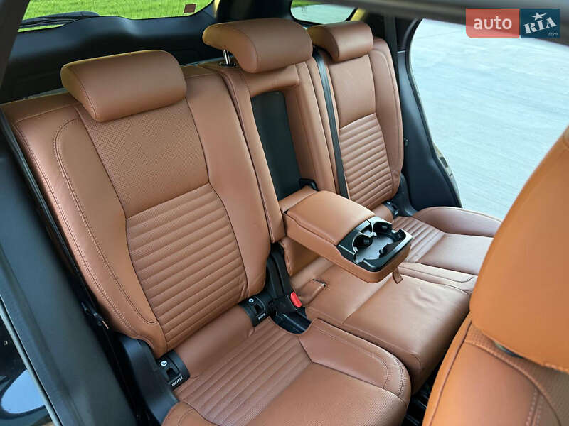 Внедорожник / Кроссовер Land Rover Discovery Sport 2015 в Луцке