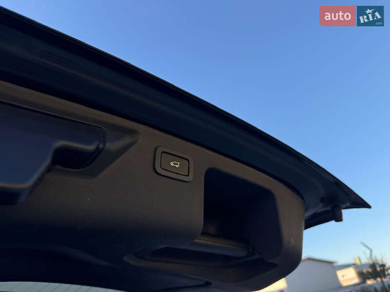 Внедорожник / Кроссовер Land Rover Discovery Sport 2015 в Луцке