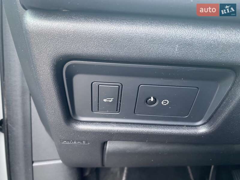 Позашляховик / Кросовер Land Rover Discovery Sport 2018 в Києві