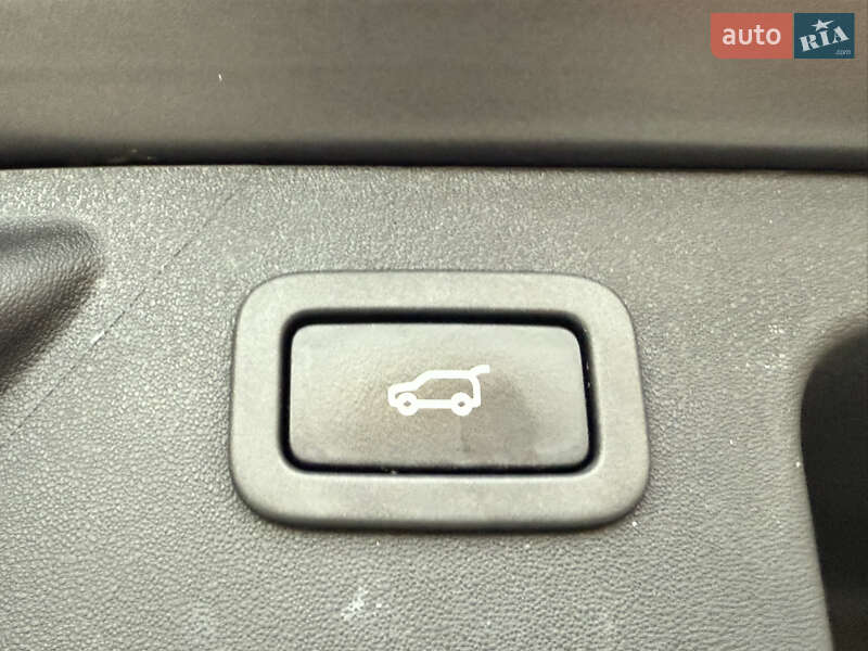 Позашляховик / Кросовер Land Rover Discovery Sport 2016 в Дрогобичі