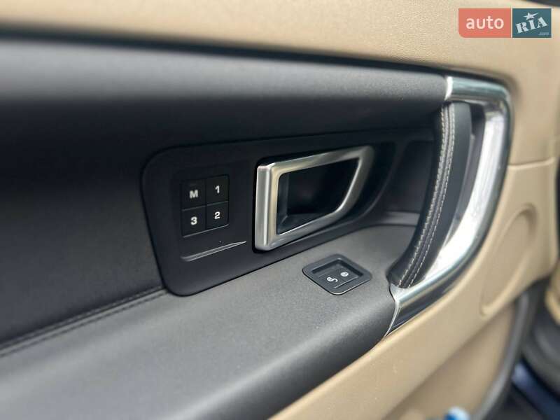 Внедорожник / Кроссовер Land Rover Discovery Sport 2015 в Полтаве