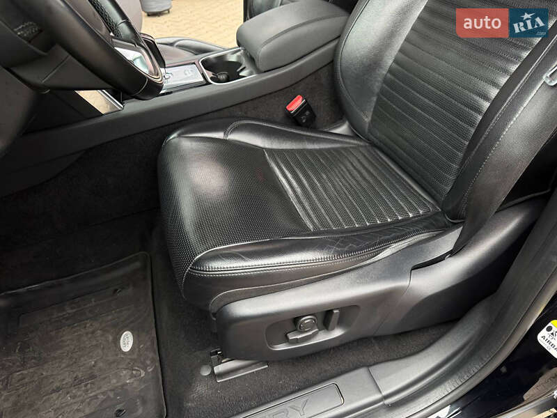 Внедорожник / Кроссовер Land Rover Discovery Sport 2020 в Киеве