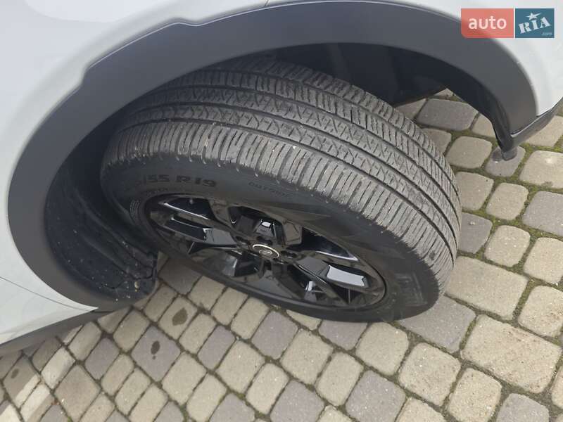 Позашляховик / Кросовер Land Rover Discovery Sport 2016 в Івано-Франківську