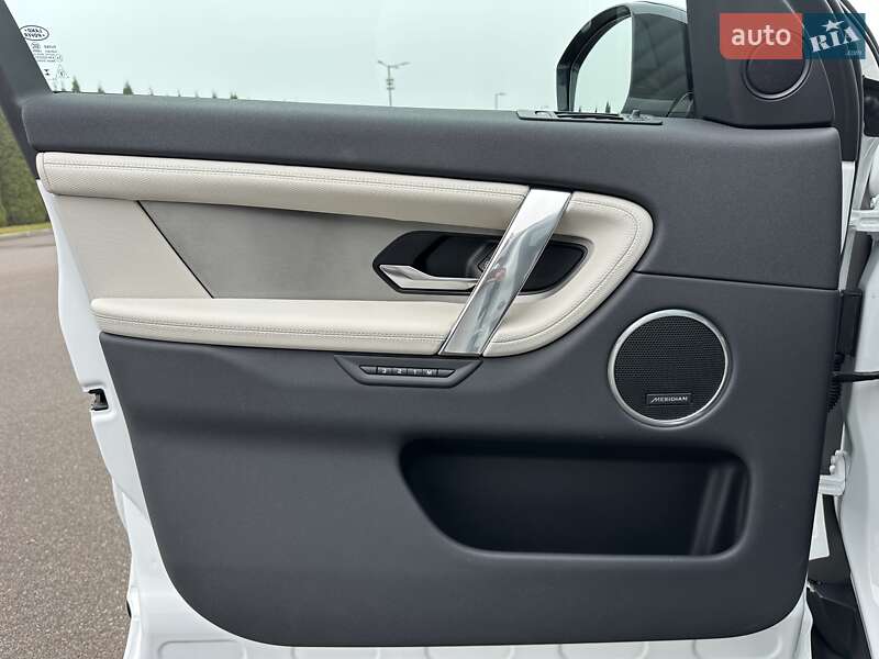 Внедорожник / Кроссовер Land Rover Discovery Sport 2023 в Киеве