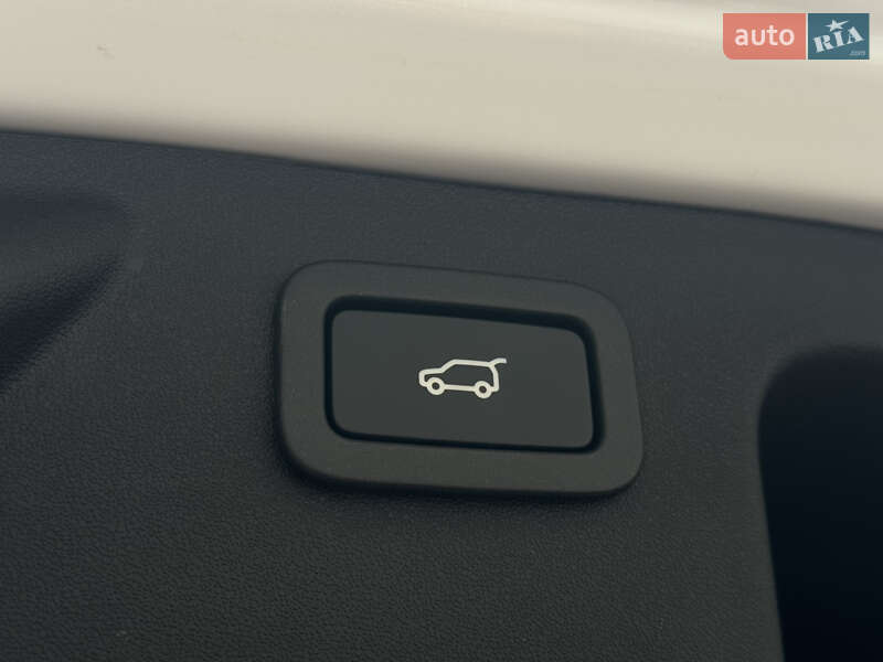 Внедорожник / Кроссовер Land Rover Discovery Sport 2016 в Луцке