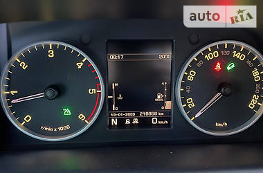 Позашляховик / Кросовер Land Rover Discovery 2012 в 