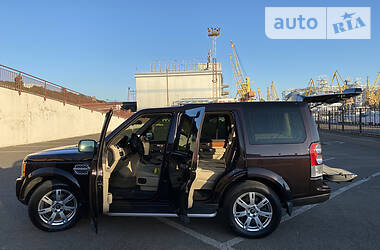 Позашляховик / Кросовер Land Rover Discovery 2012 в 