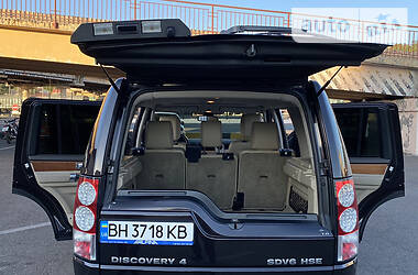 Позашляховик / Кросовер Land Rover Discovery 2012 в 