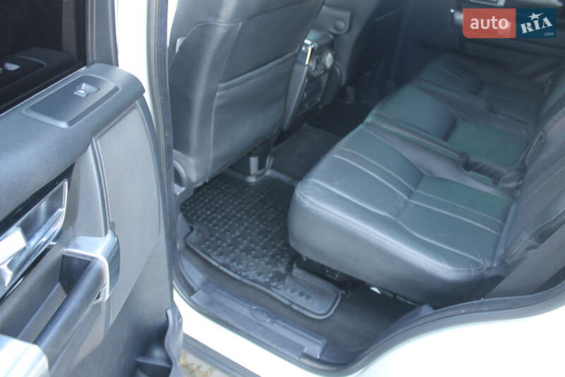 Внедорожник / Кроссовер Land Rover Discovery 2010 в Калуше