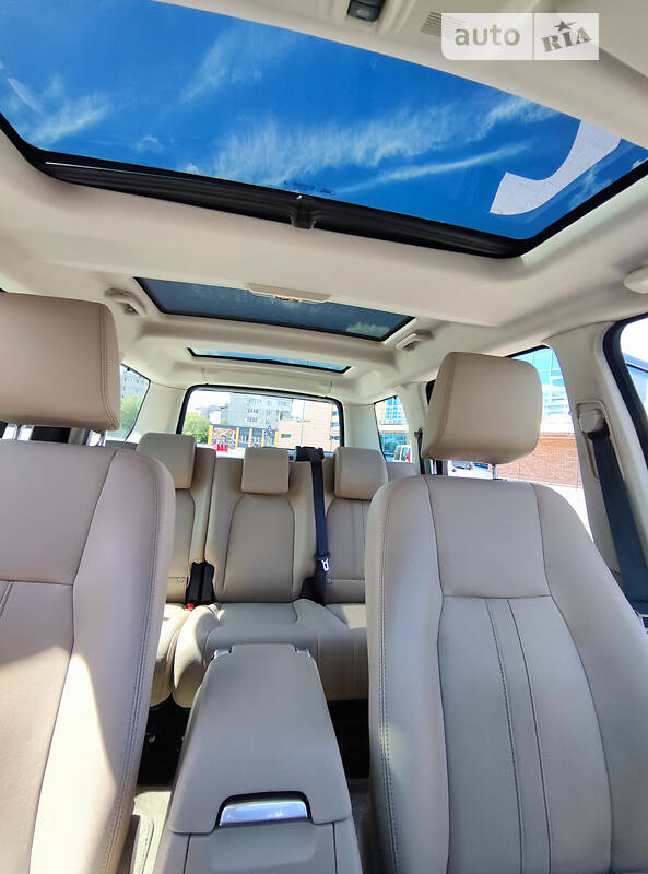 Позашляховик / Кросовер Land Rover Discovery 2016 в Києві