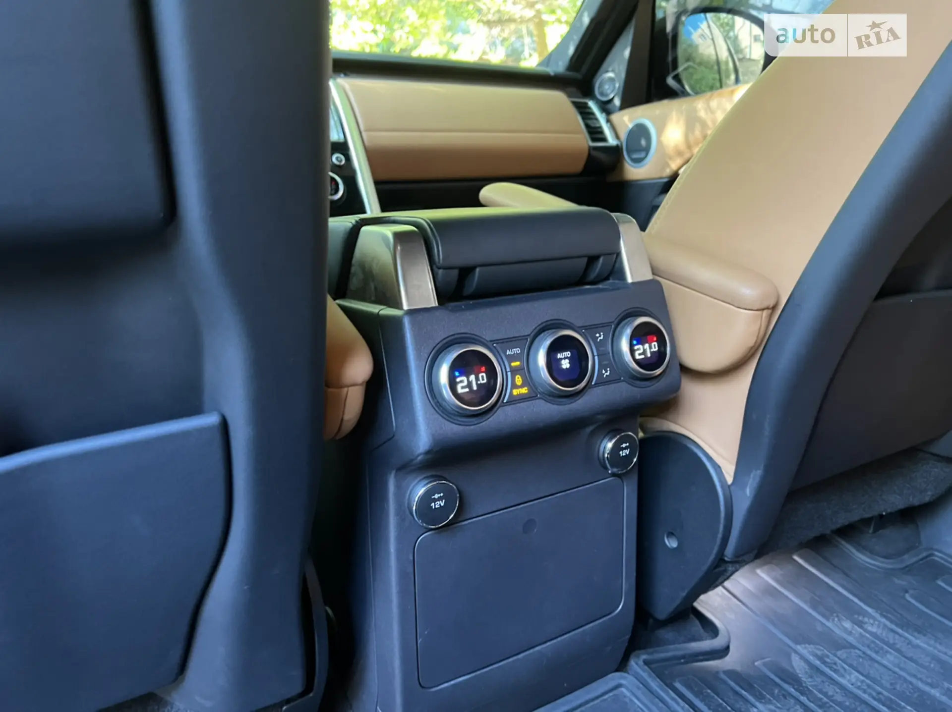 2017 Land Rover Discovery - мініатюра 16
