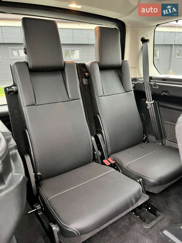 Внедорожник / Кроссовер Land Rover Discovery 2015 в Киеве
